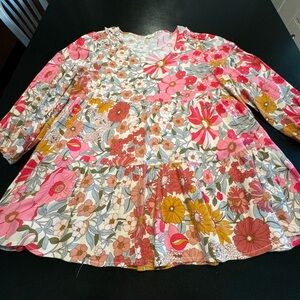 Beautiful pink multi v-neck tiered tunic, large